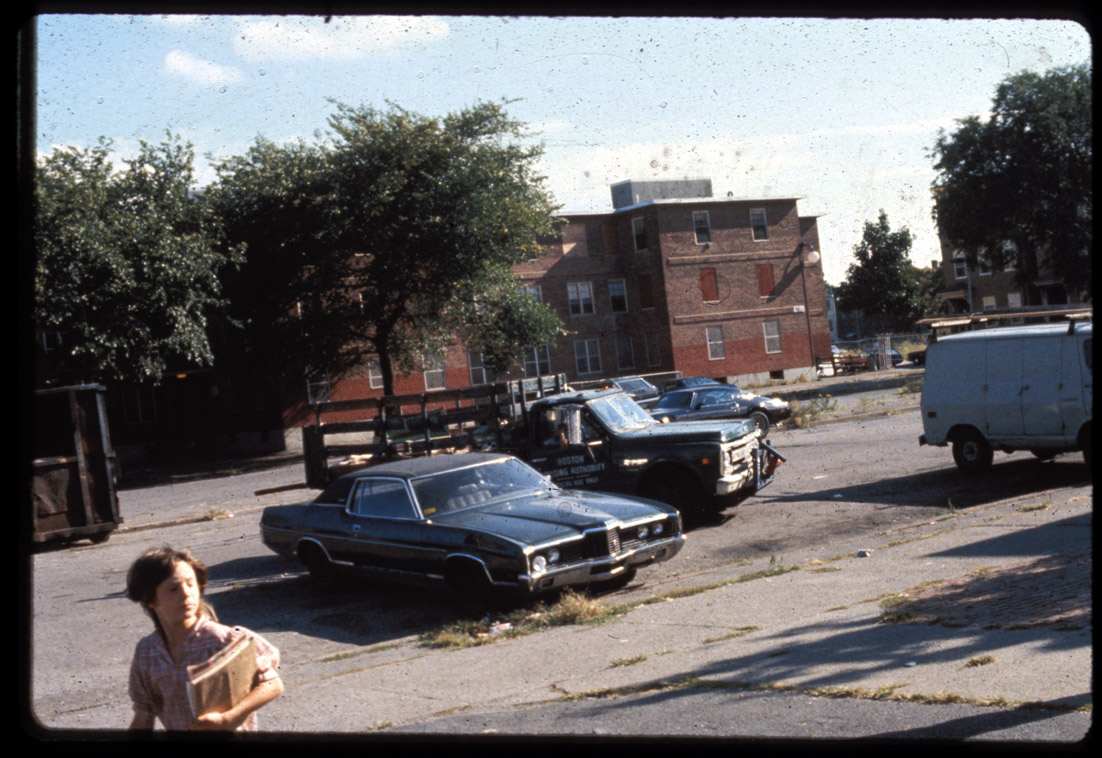 Site chaos, West Broadway, early 1980s (Tise).