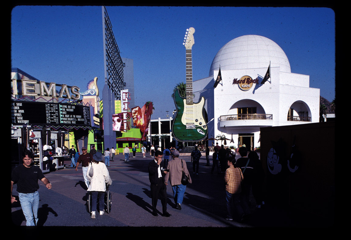 Los Angeles, City Walk cinema complex, 11/98.