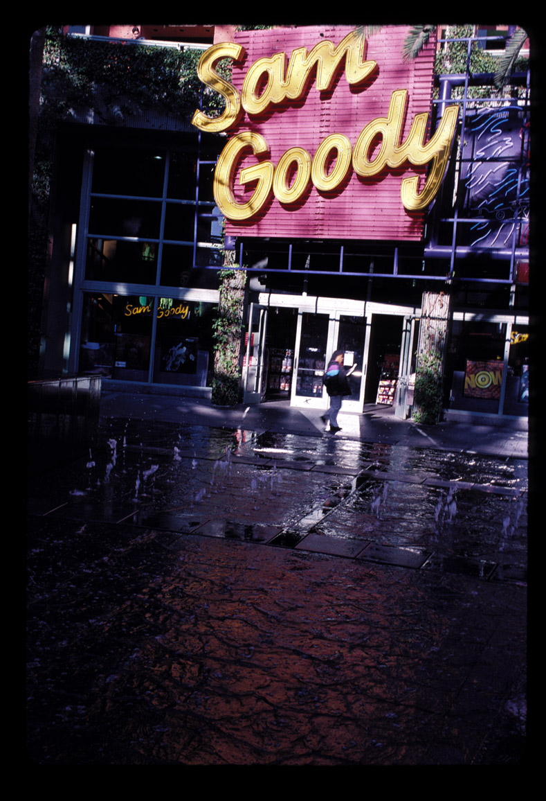 Los Angeles City Walk Sam Goody/fountain, 11/98.