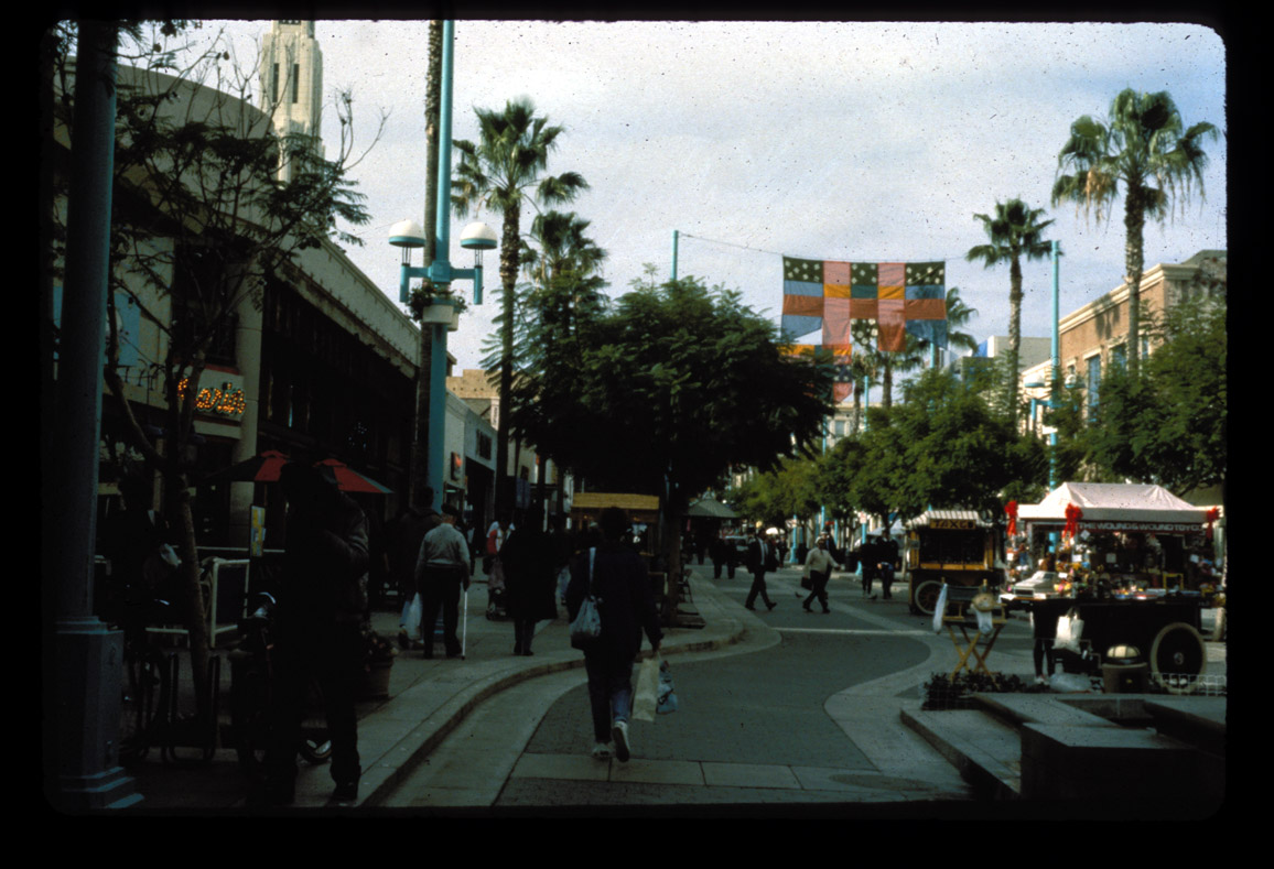 Santa Monica, CA, 3rd St. Promenade 11/98.