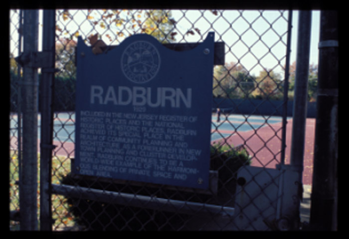 Radburn sign at tennis court, 11/01.