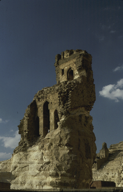 General view of the mosque of Lu'lu'a before restoration.