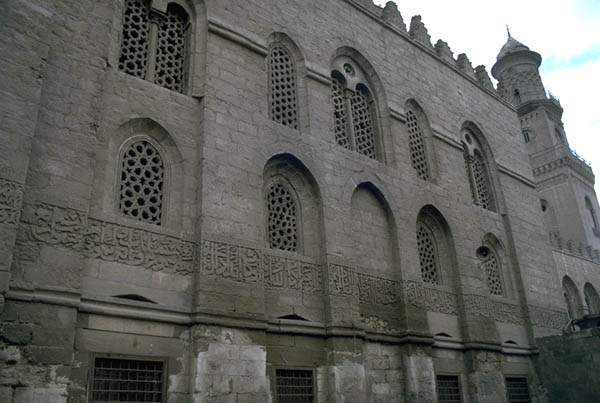 Facade of the complex on the Bayn al-Qasryn Street.