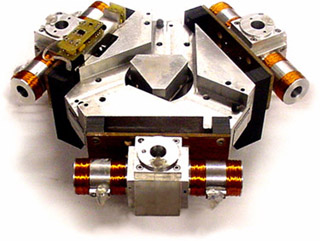 A photograph of the macro-scale hexflex nanomanipulator device.