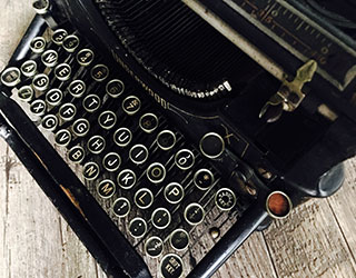 A photo of a typewriter.