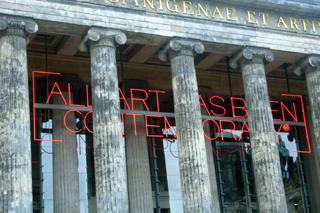 Photo of a sign that reads "All Art has been contemporary" over the Altes Museum in Berlin, Germany.