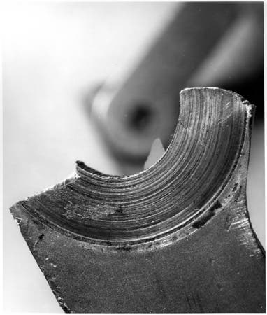 Photo of fractured surface, from the side.
