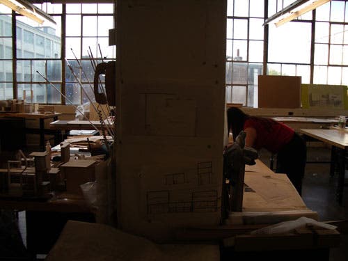 The partions that separate the workspaces.