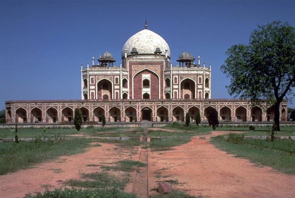 Photo of the Facade of the tomb of Humayun.