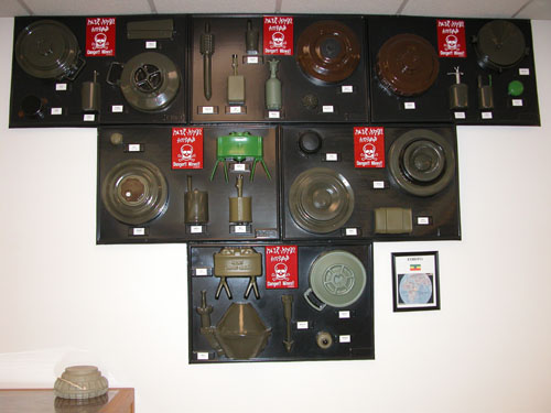 Display mines. 